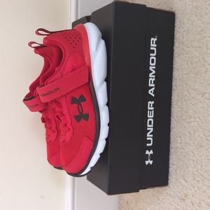 Brand New Boys Under Armour Assert 9 size 11.5
